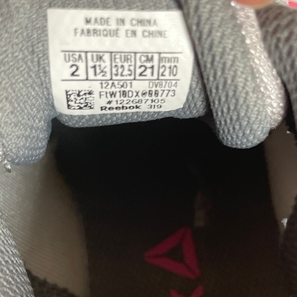 Reebok Running Sneaker 122687105 Girls SZ 2 Silver Gray Pink Sole Metallic Laces - Picture 9 of 9